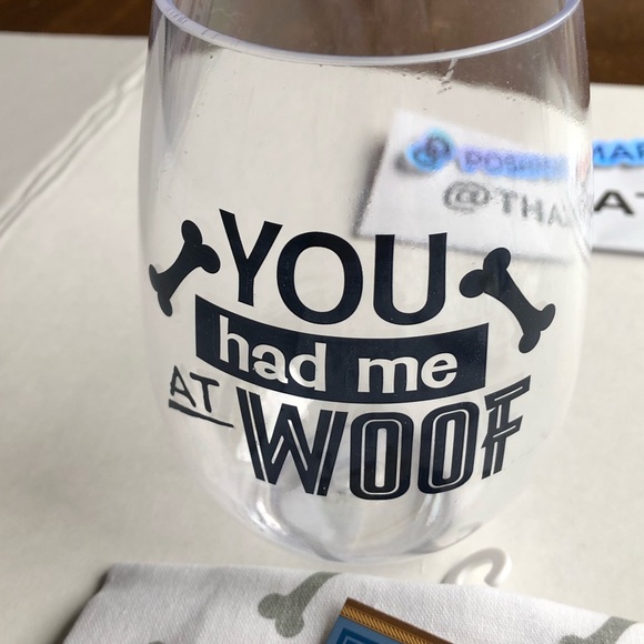 NWT Set of 2 Plastic Tumblers and 2 Kitchen Towels - Picture 6 of 11